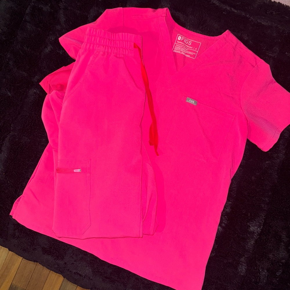 SOLD - Figs Shocking Pink scrub set